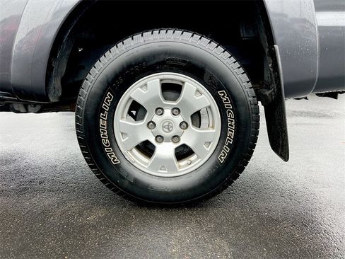 Used 2011 Toyota Tacoma 4x4 Access Cab V6 image 25