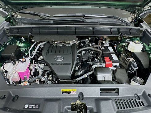 Used 2023 Toyota Highlander XLE AWD/4WD image 21