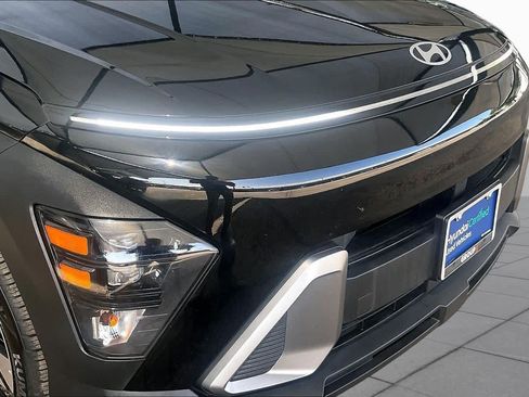 Certified 2025 Hyundai Kona SEL FWD image 31