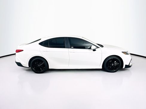 Used 2026 Toyota Camry SE FWD image 10