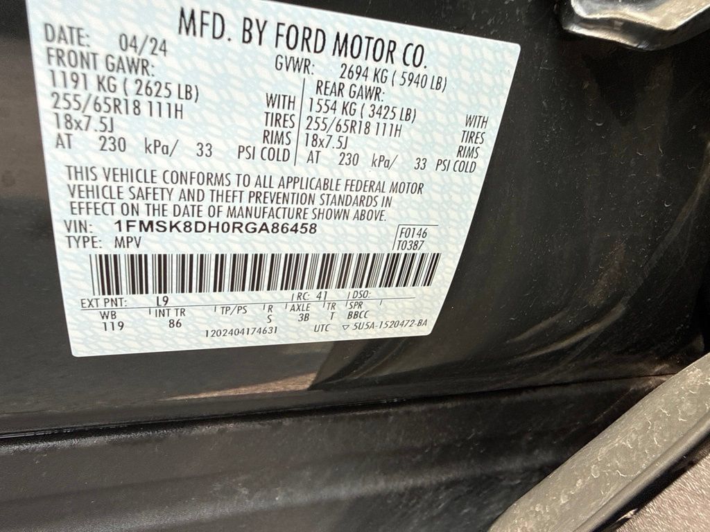 Used 2024 Ford Explorer XLT AWD/4WD image 10