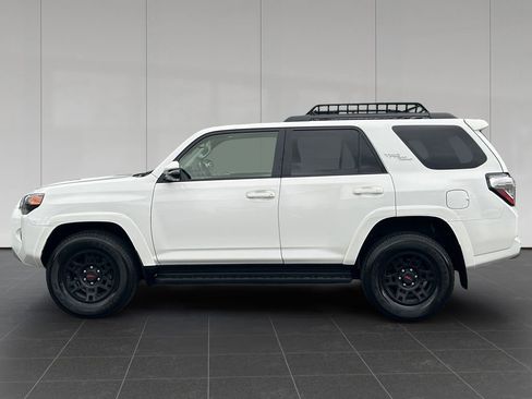 Used 2024 Toyota 4Runner TRD Off-Road Premium w/ Moonroof Package AWD/4WD image 2