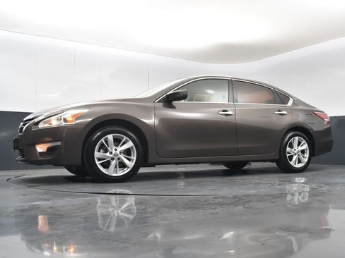 Used 2013 Nissan Altima 2.5 SV image 37