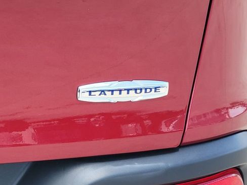 Used 2016 Jeep Cherokee Latitude w/ Cold Weather Group AWD/4WD image 11