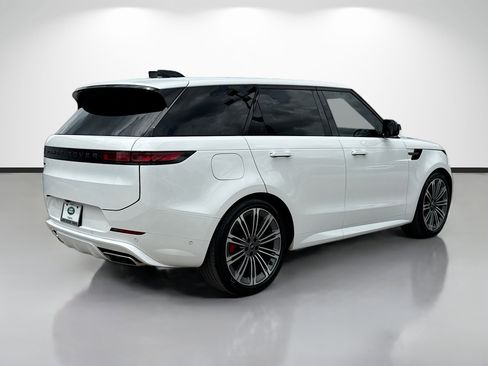 Used 2025 Land Rover Range Rover Sport Dynamic SE AWD/4WD image 5
