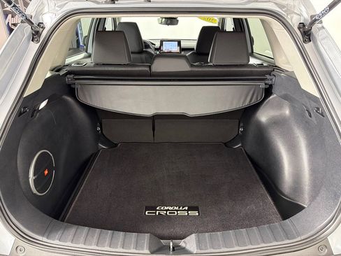 Used 2024 Toyota Corolla Cross LE w/ Moonroof Package FWD image 22