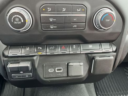 Used 2024 Chevrolet Silverado 2500 Custom w/ Custom Value Package image 18