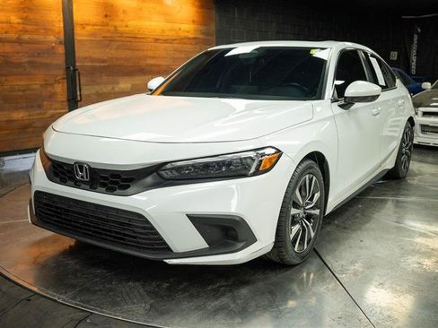 Used 2022 Honda Civic EX-L image 2