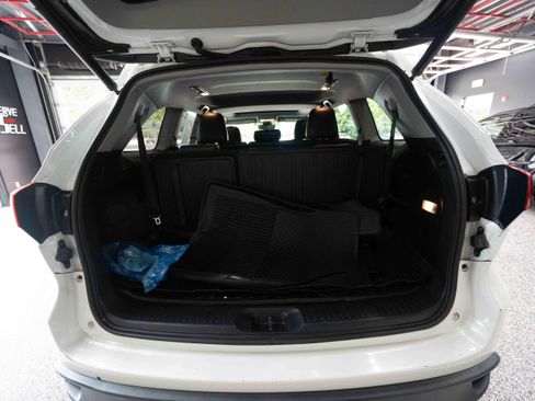 Used 2019 Toyota Highlander XLE AWD/4WD image 28