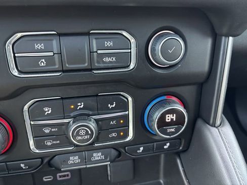 Used 2021 Chevrolet Tahoe Z71 image 31