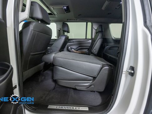 Used 2019 Chevrolet Suburban Premier AWD/4WD image 28
