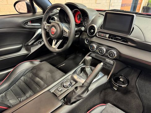 Used 2017 FIAT 124 Spider Abarth image 61