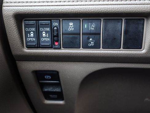 Used 2019 Honda Odyssey EX image 12