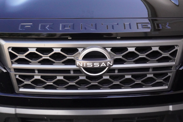 Used 2023 Nissan Frontier SV w/ SV Convenience Package RWD image 41