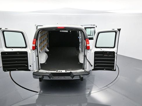 Used 2024 GMC Savana 2500 w/ Driver Convenience Package image 32