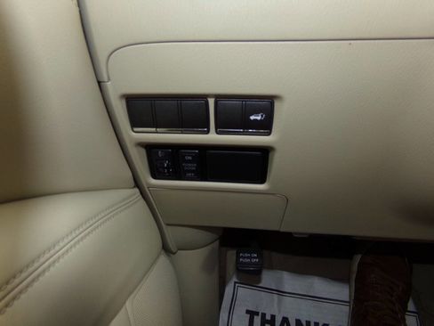 Used 2013 INFINITI QX56 4WD w/ Deluxe Touring Pkg image 63