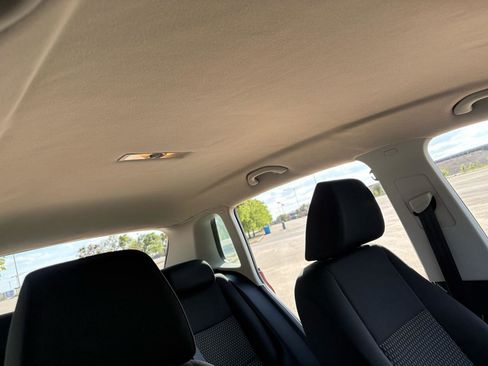 Used 2010 Volkswagen Tiguan S FWD image 31