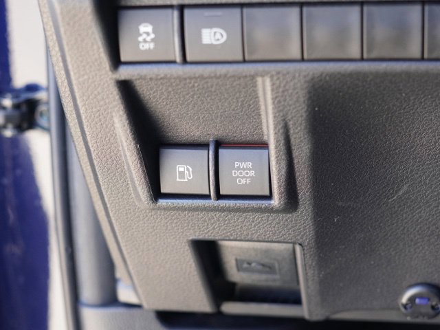 Certified 2026 Toyota Sienna XLE FWD image 19