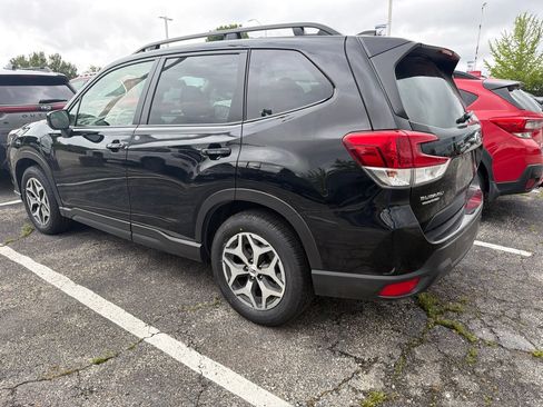 Used 2023 Subaru Forester Premium AWD/4WD image 5
