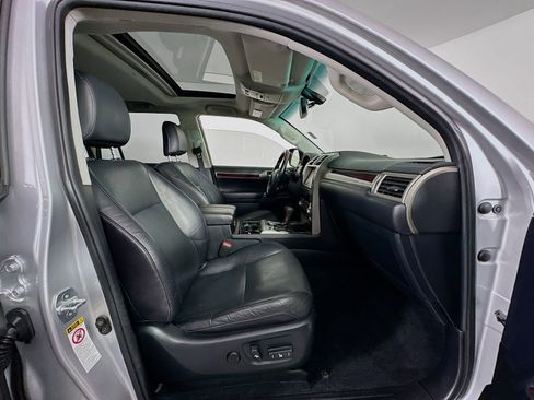 Used 2018 Lexus GX 460 Premium w/ Premium Package AWD/4WD image 30