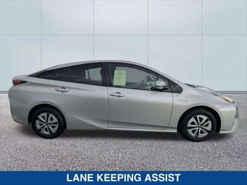 Used 2018 Toyota Prius Two image 6