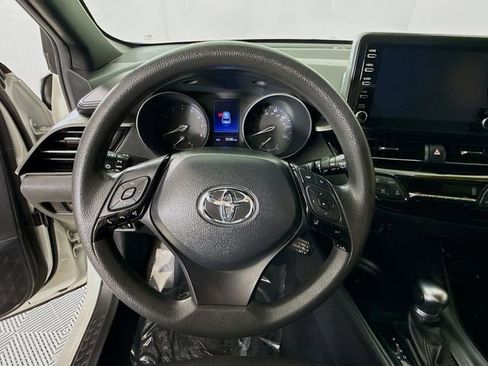 Used 2019 Toyota C-HR LE FWD image 11