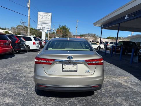 Used 2014 Toyota Avalon Limited image 4