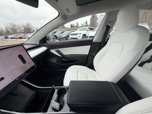 Used 2019 Tesla Model 3 Performance image 15