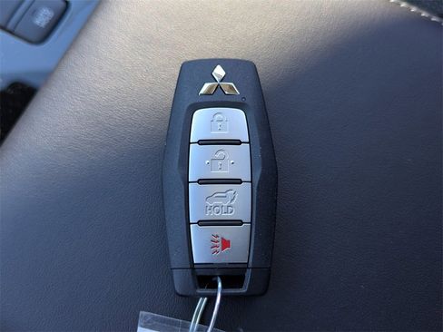 New 2026 Mitsubishi Outlander SE image 31