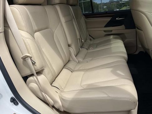 Used 2019 Lexus LX 570 4WD w/ Luxury Package image 26