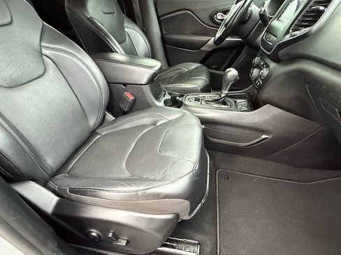 Used 2021 Jeep Cherokee Latitude Lux image 10