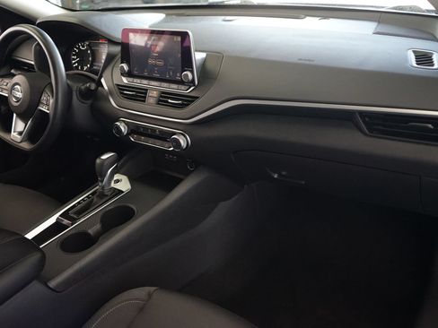 Used 2019 Nissan Altima 2.5 S FWD image 5