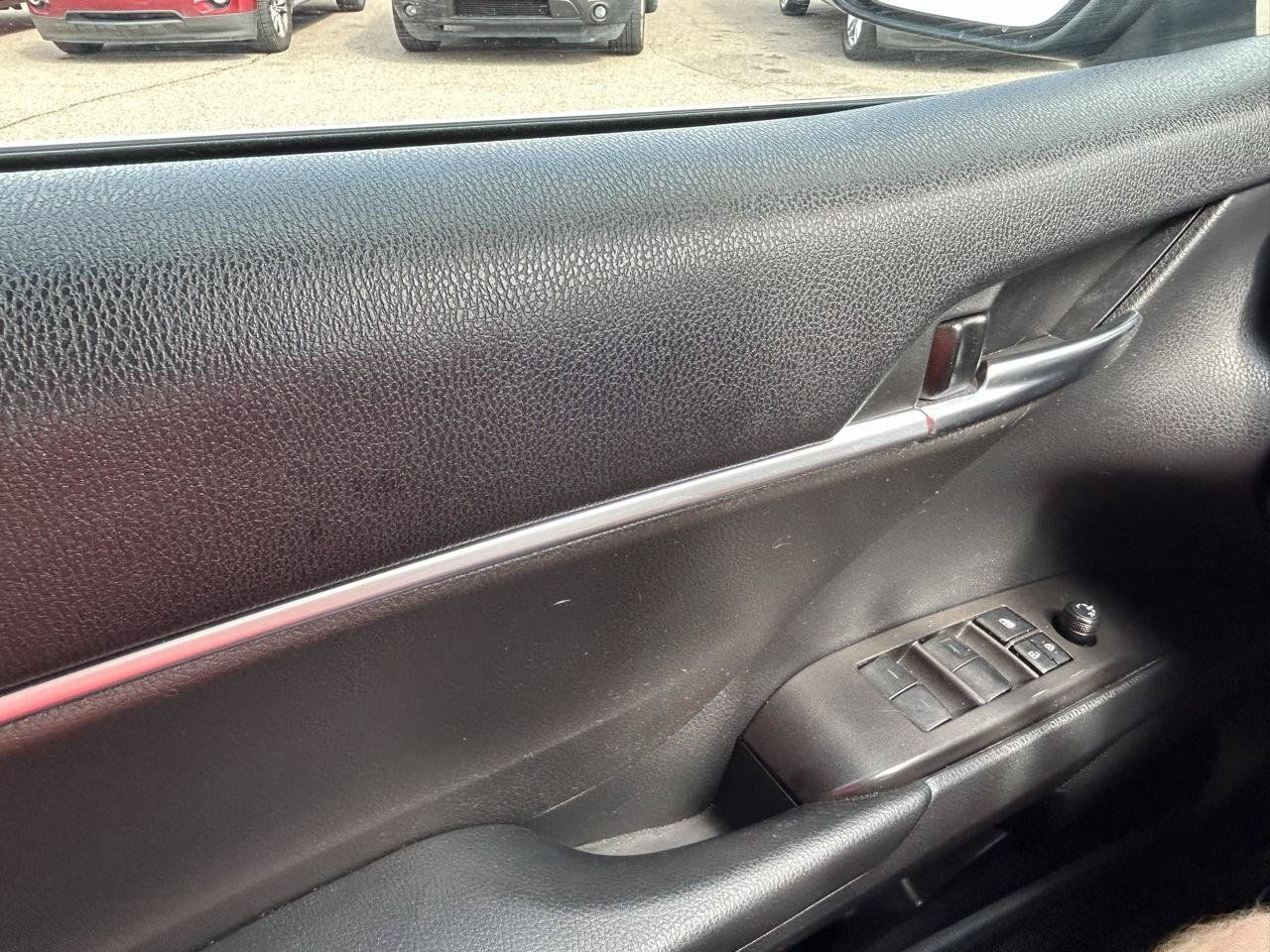 Used 2022 Toyota Camry SE FWD image 29