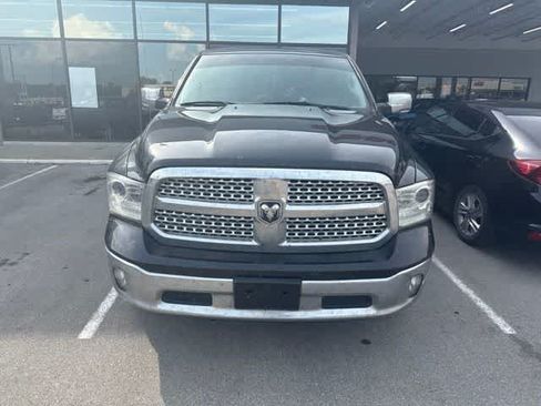 Used 2018 RAM 1500 Laramie AWD/4WD image 2