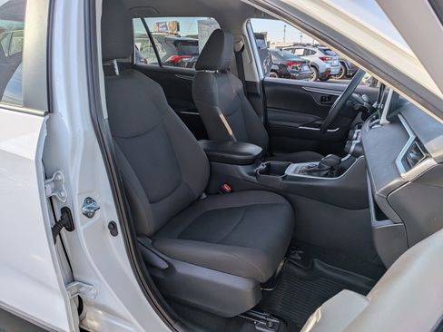 Certified 2025 Toyota RAV4 LE image 22