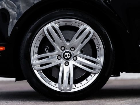 Used 2015 Bentley Mulsanne image 41