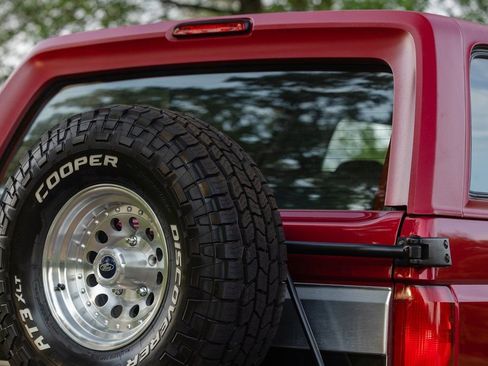 Used 1994 Ford Bronco XLT image 28