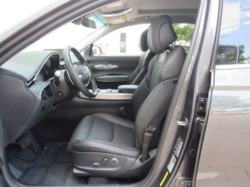 Used 2022 Genesis GV70 2.5T w/ Select Package image 16