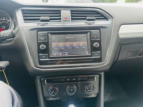 Used 2018 Volkswagen Tiguan S image 13