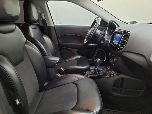 Used 2019 Jeep Compass Latitude AWD/4WD image 21