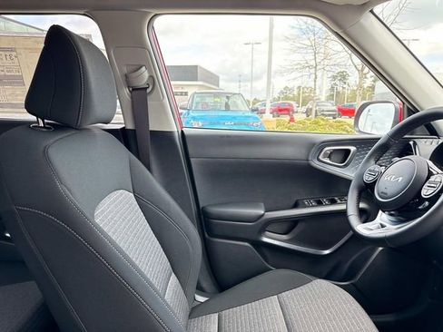 New 2025 Kia Soul EX FWD image 14