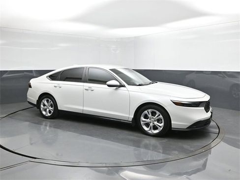 Used 2024 Honda Accord LX image 17