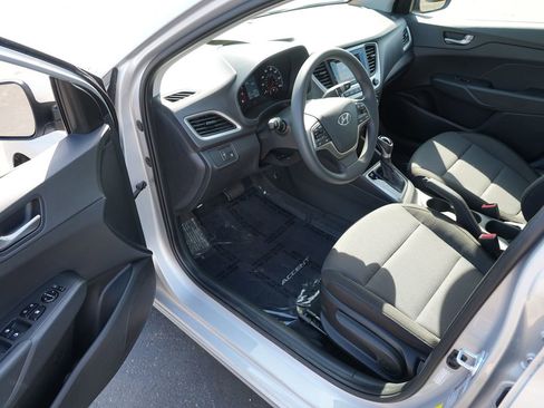 Used 2021 Hyundai Accent SE FWD image 13