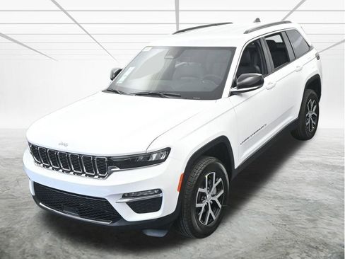 Used 2025 Jeep Grand Cherokee Limited image 46