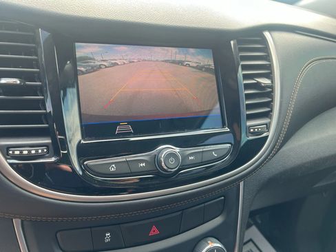 Used 2020 Chevrolet Trax LT w/ LT Convenience Package image 13