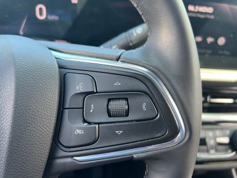 Used 2024 Buick Envista Sport Touring w/ Convenience I Package FWD image 24