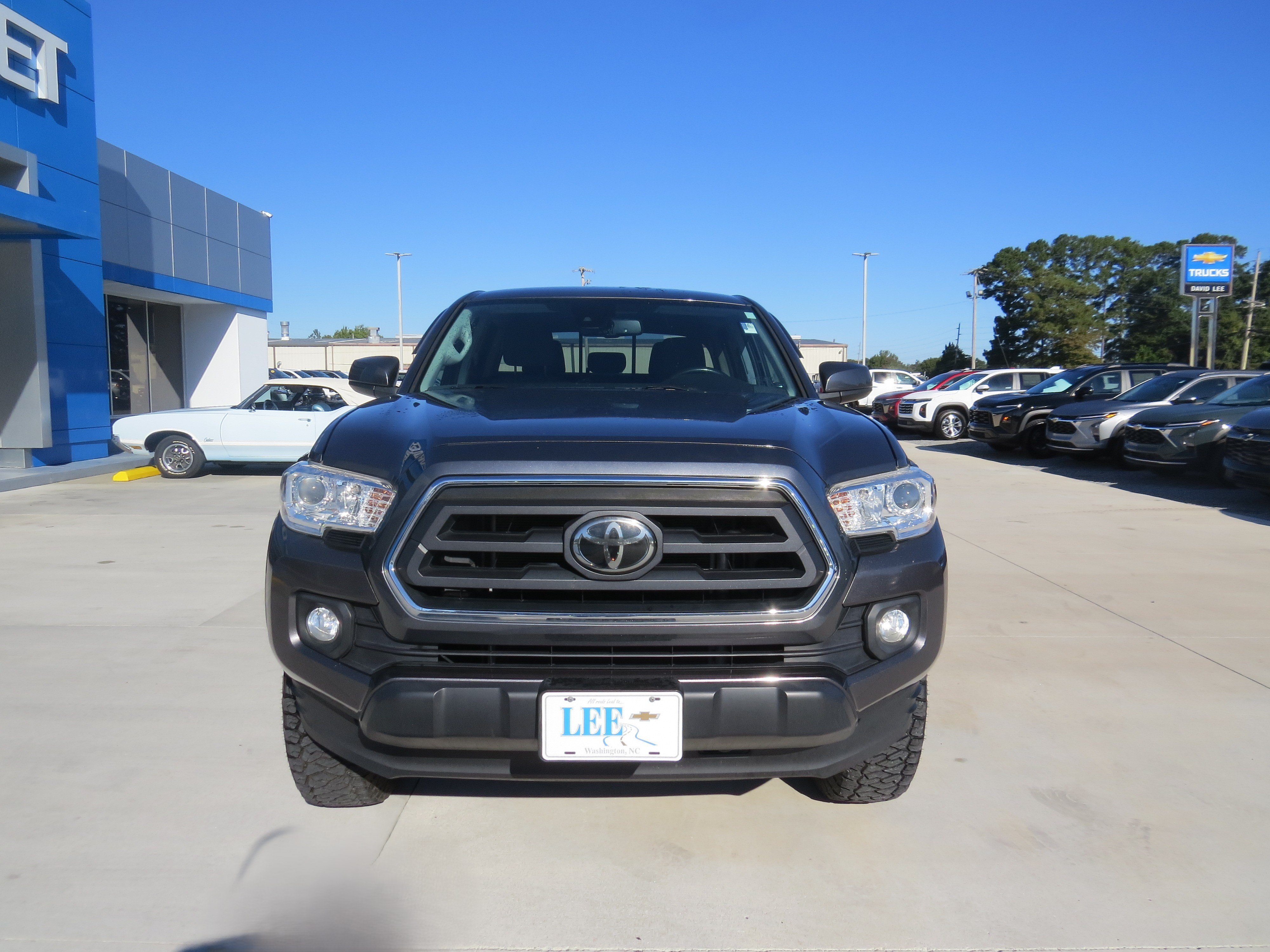 Used 2021 Toyota Tacoma SR5 AWD/4WD image 10