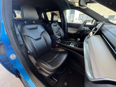 Used 2025 Jeep Compass Limited AWD/4WD image 37