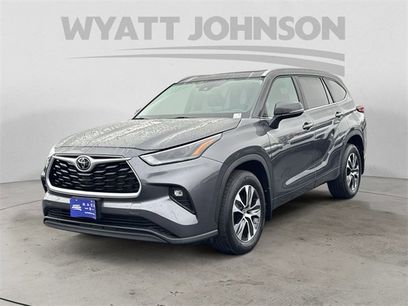 Used 2023 Toyota Highlander XLE