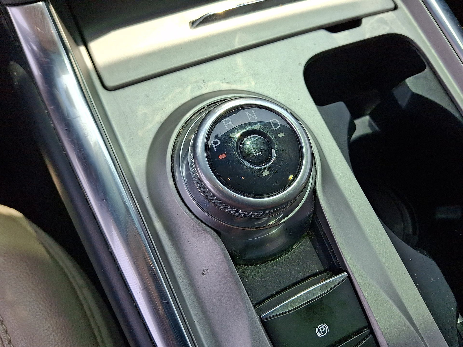 Used 2022 Ford Explorer Limited w/ Equipment Group 301A RWD image 12